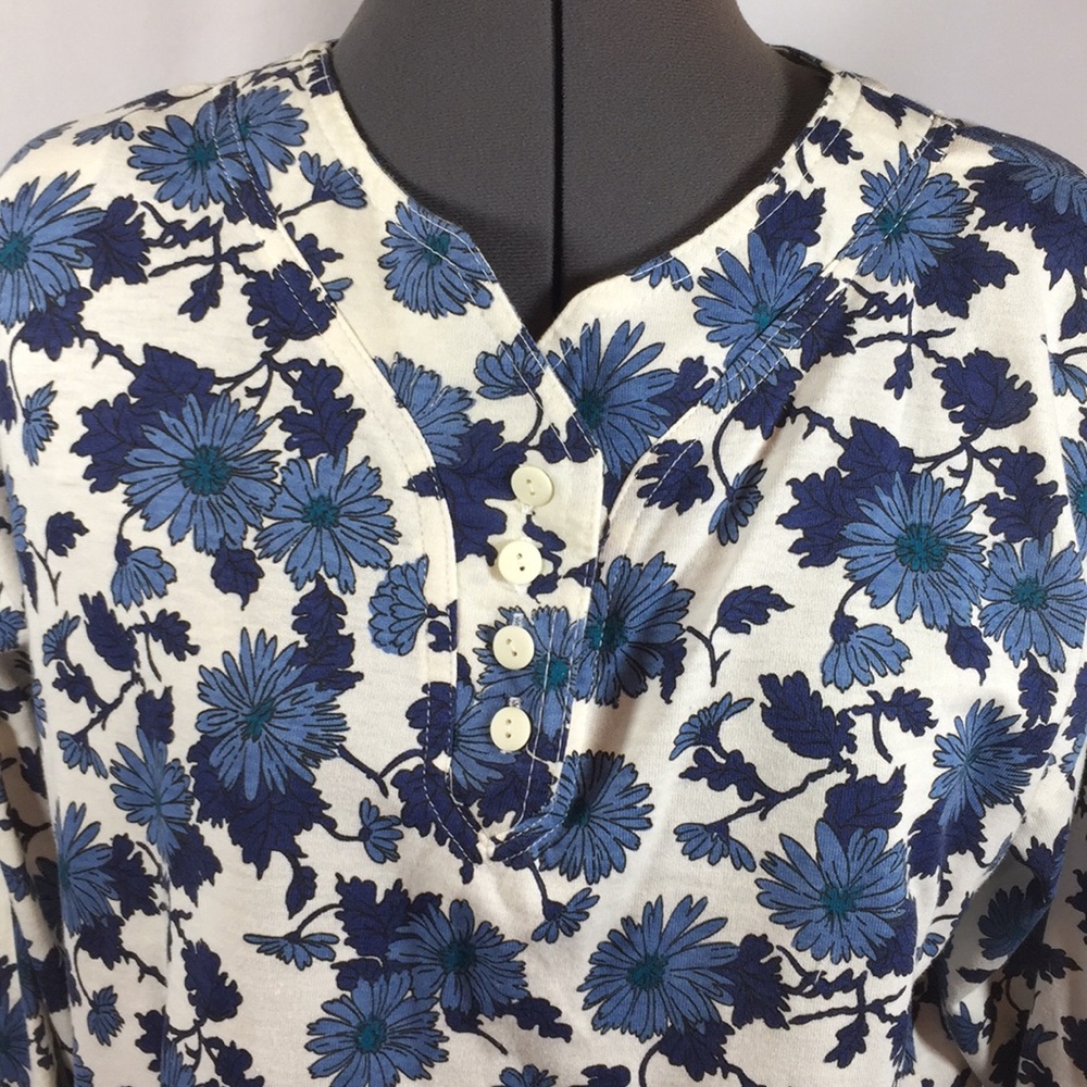 Chic Top Blouse Size L